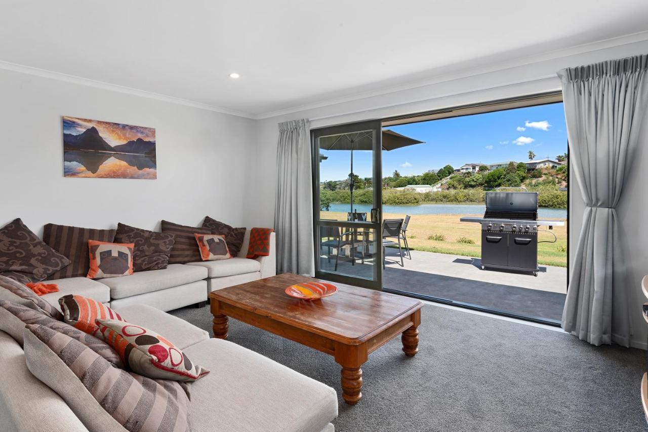 The Waterfront Ruakaka - Ruakaka Holiday Home מראה חיצוני תמונה