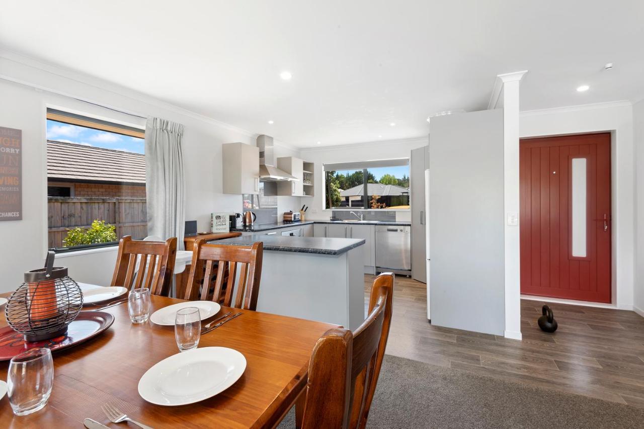 The Waterfront Ruakaka - Ruakaka Holiday Home מראה חיצוני תמונה