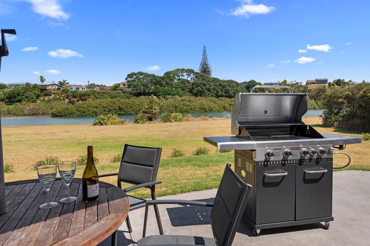 The Waterfront Ruakaka - Ruakaka Holiday Home מראה חיצוני תמונה
