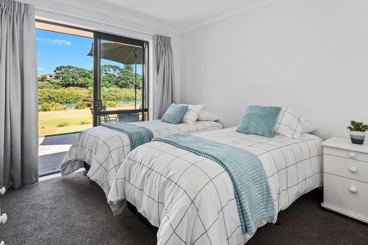 The Waterfront Ruakaka - Ruakaka Holiday Home מראה חיצוני תמונה