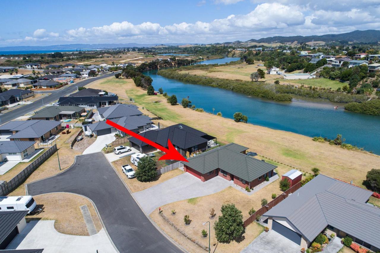 The Waterfront Ruakaka - Ruakaka Holiday Home מראה חיצוני תמונה
