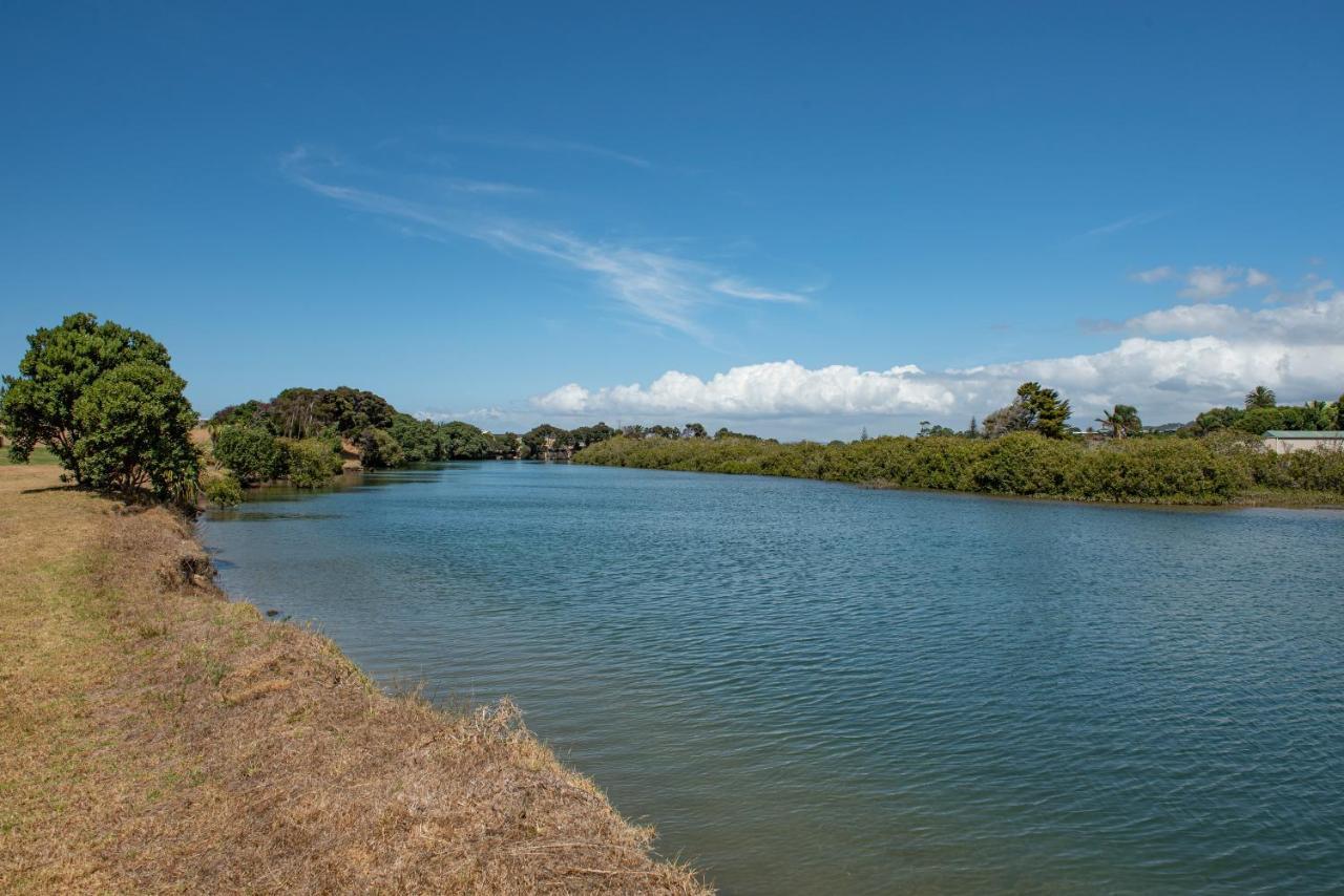 The Waterfront Ruakaka - Ruakaka Holiday Home מראה חיצוני תמונה